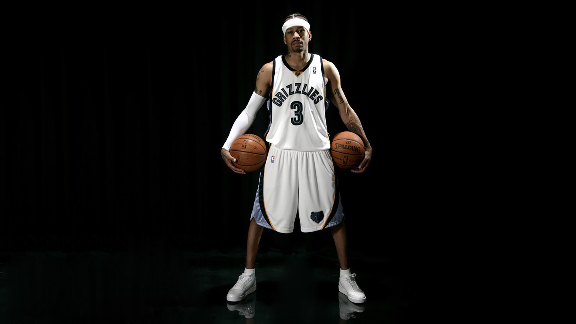 熊猫体育app-街道轰鸣与球场鏖战，速度与意志的双重交响